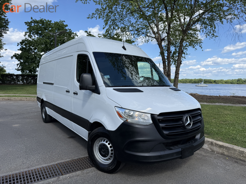Mercedes-Benz  '2022